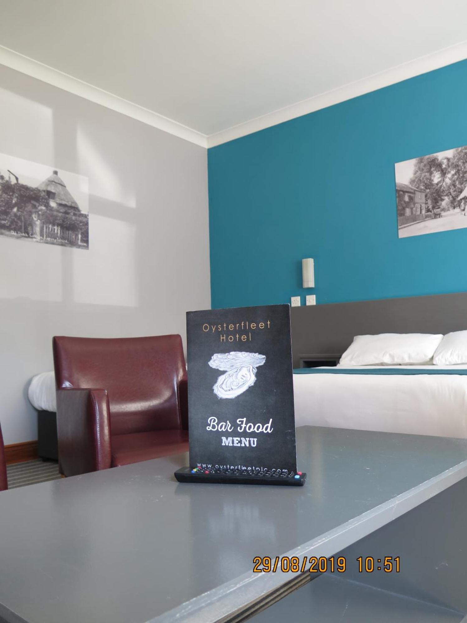 Oyster Fleet Hotel Canvey Island Екстер'єр фото