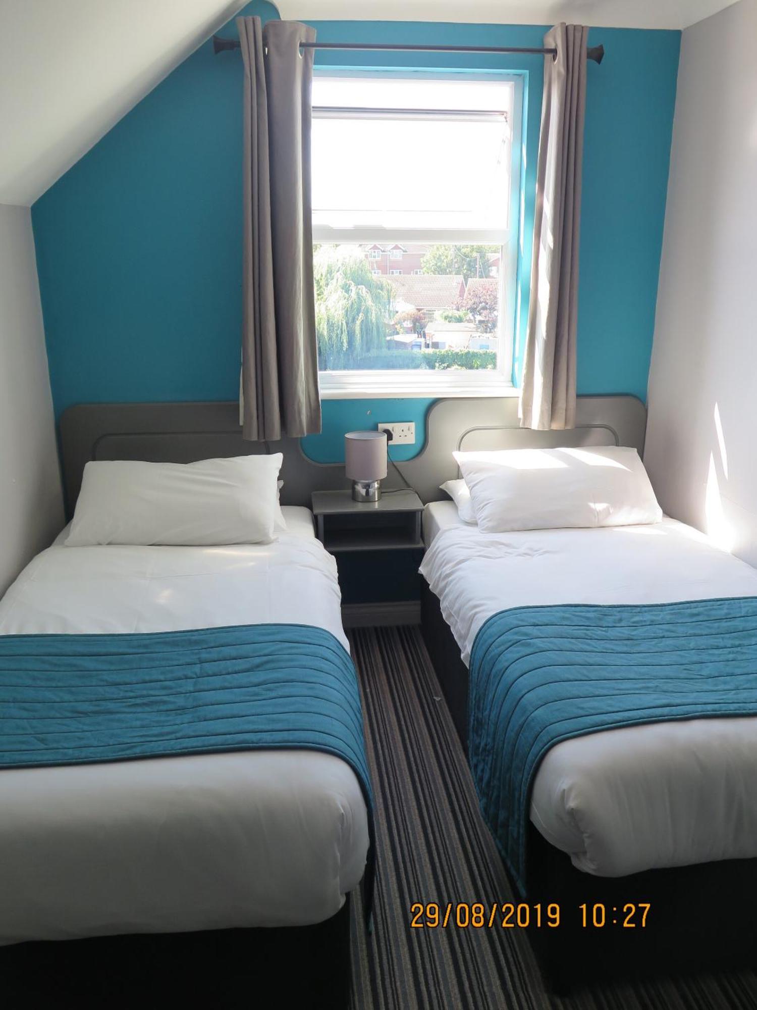 Oyster Fleet Hotel Canvey Island Екстер'єр фото