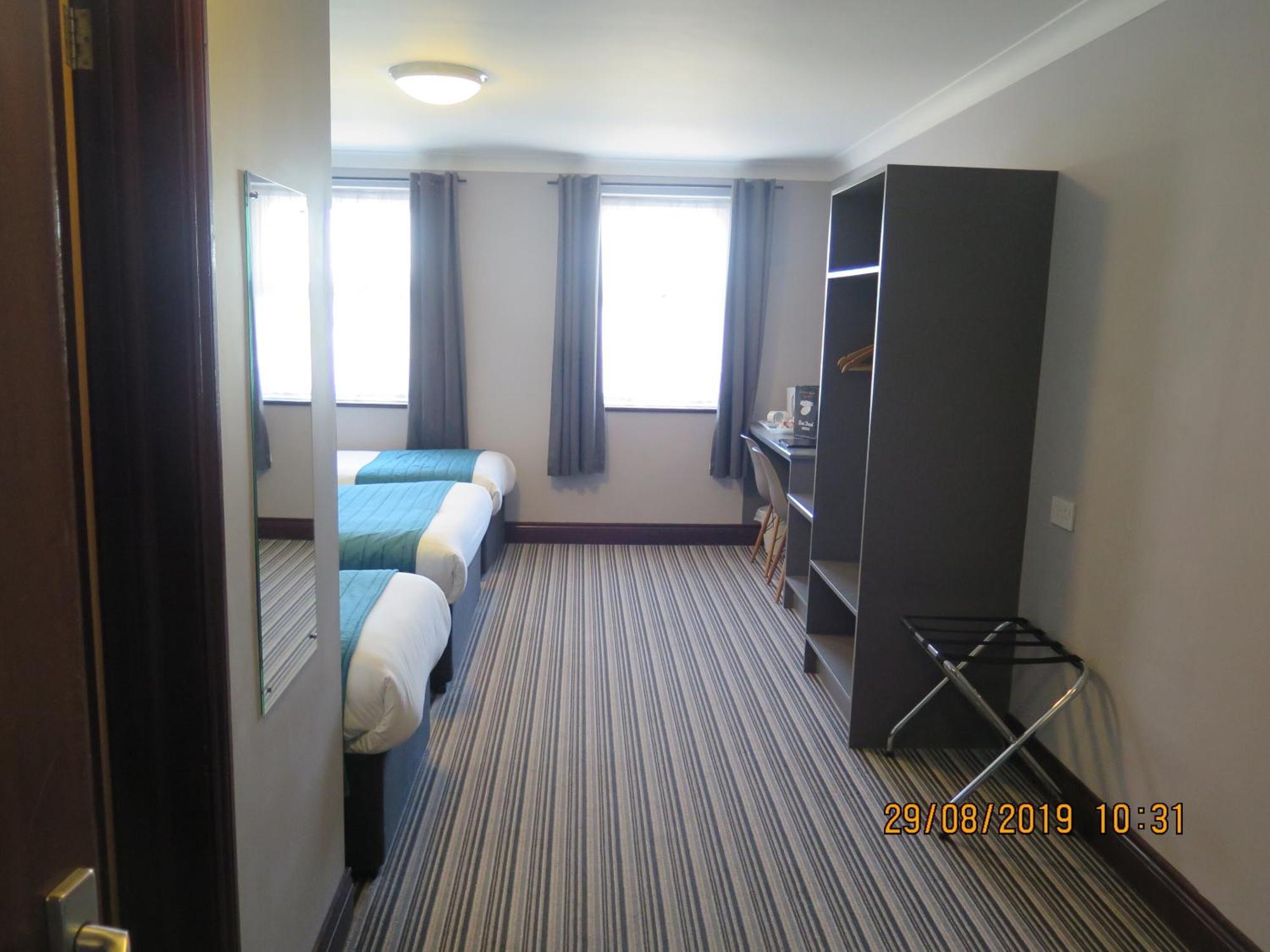 Oyster Fleet Hotel Canvey Island Екстер'єр фото