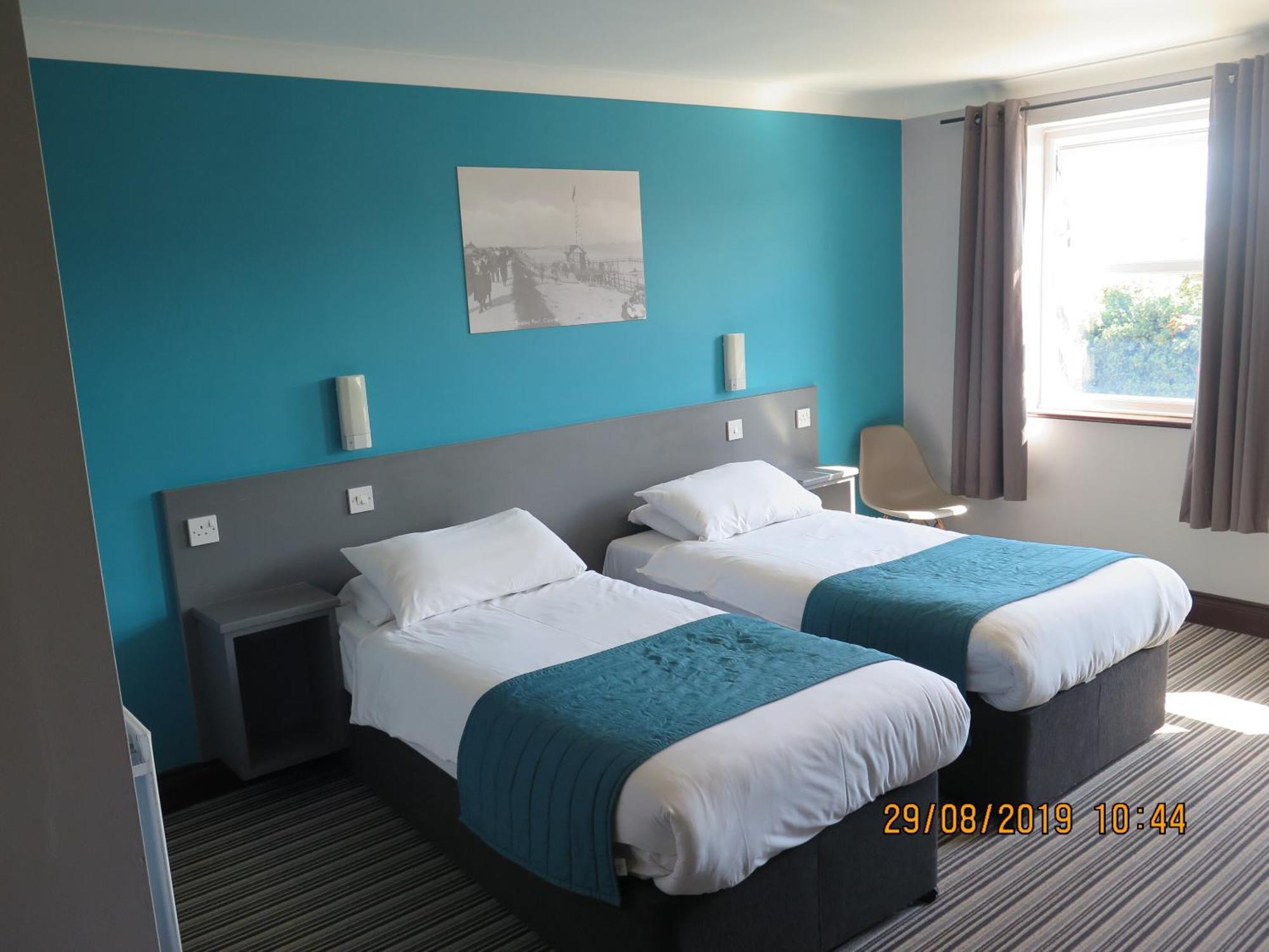 Oyster Fleet Hotel Canvey Island Екстер'єр фото